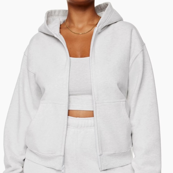 Aritzia Sweaters - Aritzia Tna
Cozy Fleece Perfect Zip Hoodie